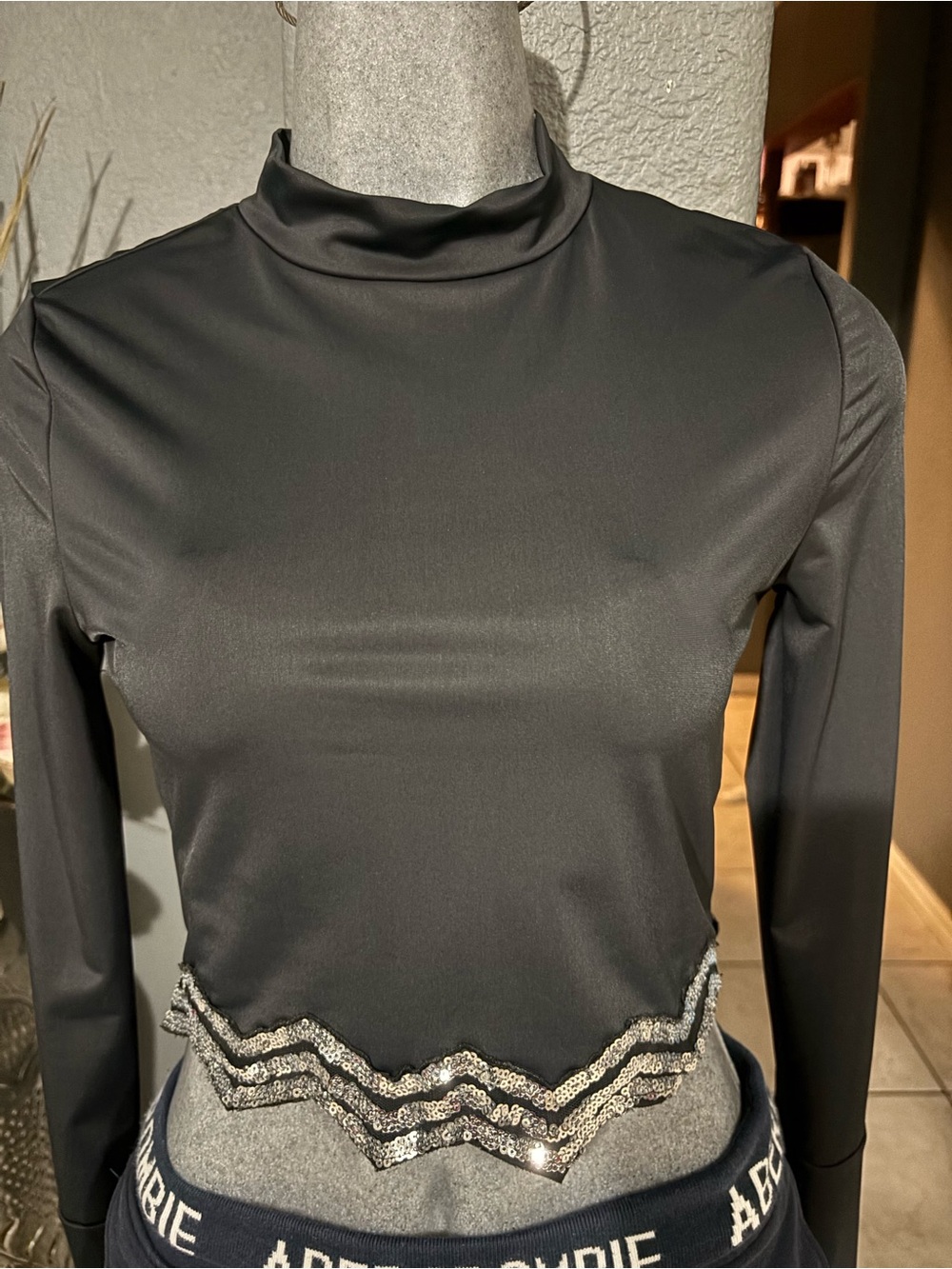 SHEIN Black Mock Neck Long-Sleeve Crop Top with Sequin Scallop Hem